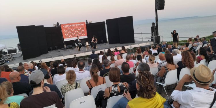 Christian Greco (direttore del Museo Egizio di Torino, egittologo ed accademico): «San Giovanni di Sinis uno dei luoghi più belli del mondo»