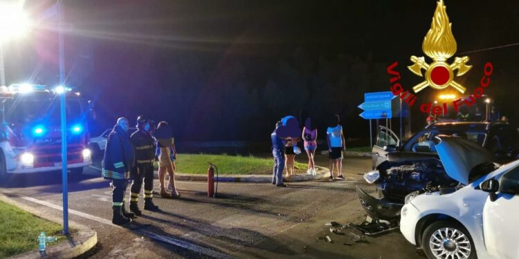 Arzachena: incidente stradale in località Campianatu, intervengono i vigili del fuoco