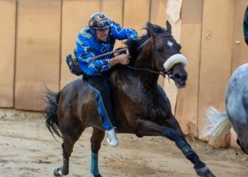 Silanus: il fantino silanese Dino Pes si è aggiudicato il Palio di San Valentino a Bientina