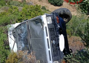 Siniscola: esce fuori strada e finisce in una scarpata, morto un 86enne