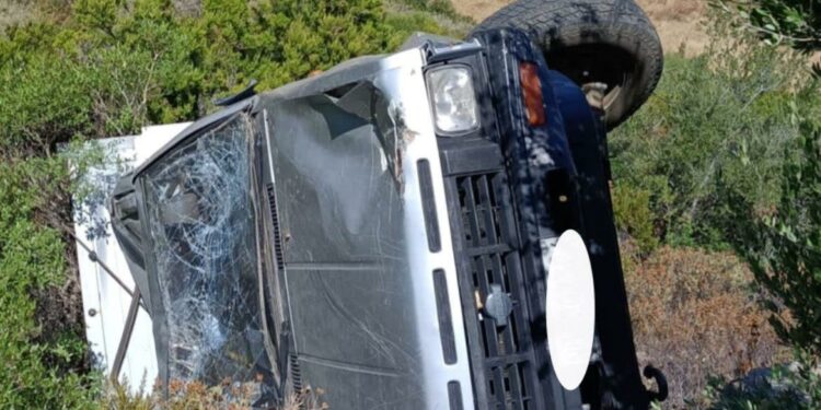 Siniscola: esce fuori strada e finisce in una scarpata, morto un 86enne
