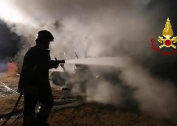 Quartucciu: a fuoco una mini ruspa, sul posto i vigili del fuoco