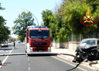 Incidente stradale a Selargius, i vigili del fuoco hanno messo in sicurezza il veicolo e la sede stradale