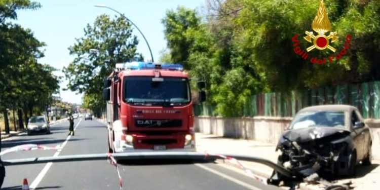 Incidente stradale a Selargius, i vigili del fuoco hanno messo in sicurezza il veicolo e la sede stradale
