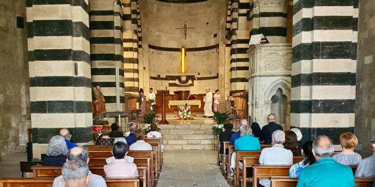 Nell’abbazia di San Pietro di Sorres si è concluso con successo il progetto “Finestre sul chiostro”