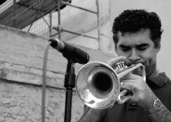 Il chitarrista Giorgio Crobu e il trombettista Giovanni Sanna Passino protagonisti questa sera, ad Oristano, al 24° festival Dromos