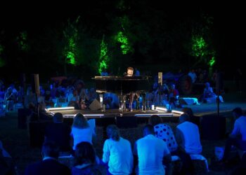 Domenica sera Raphael Gualazzi in concerto a Cardedu, nell’ambito del festival Rocce Rosse Blues