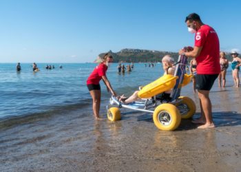 Inaugurato oggi, presso lo stabilimento dell’Esercito al Poetto di Cagliari, il servizio di accompagnamento e balneazione riservato ai disabili gravi