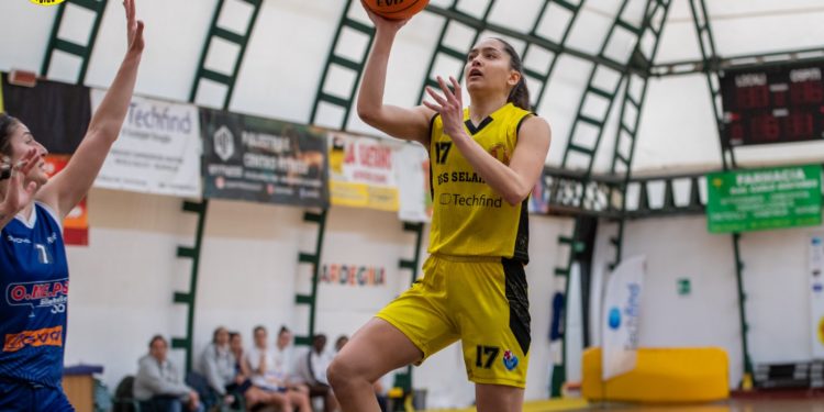 Silvia Ceccarelli resta in giallonero!