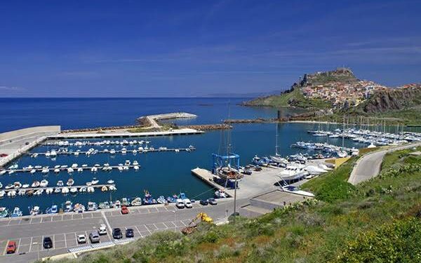 Castelsardo: nuovo look per la banchina di riva del porto