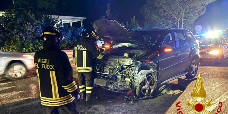 Incidente stradale all’altezza del bivio di Telti, intervengono i vigili del fuoco