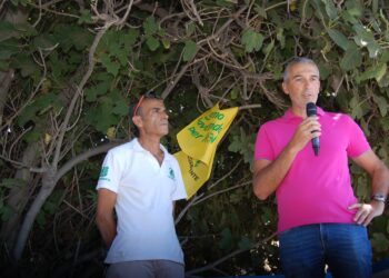 Cagliari: spiaggia pulita e nuove scritte iconografiche a Calamosca