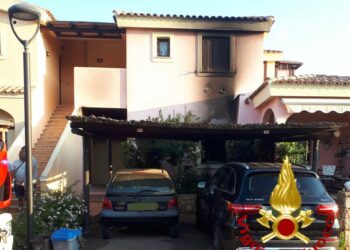 Murta Maria (Olbia): a fuoco un appartamento, sul posto i vigili del fuoco