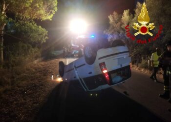Incidente sulla bretella Cannigione-Baia Sardinia, sul posto i vigili del fuoco