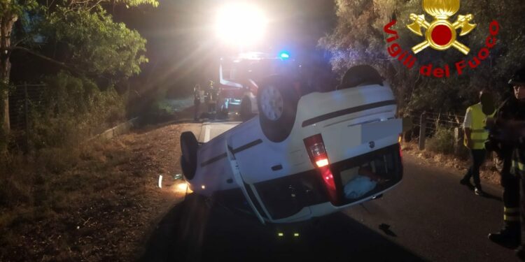 Incidente sulla bretella Cannigione-Baia Sardinia, sul posto i vigili del fuoco