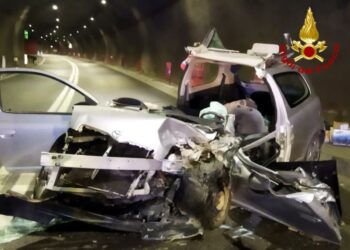 Incidente stradale sulla statale 125, sul posto i vigili del fuoco