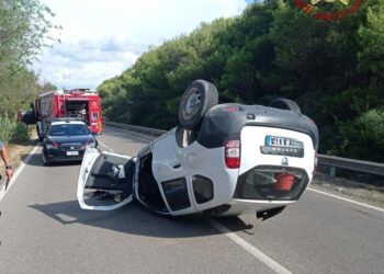 Porto Torres: incidente stradale in località Abbacurrente, sul posto i vigili del fuoco