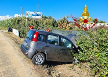 Santa Teresa di Gallura: incidente stradale nei pressi della zona industriale, intervengono i vigili del fuoco