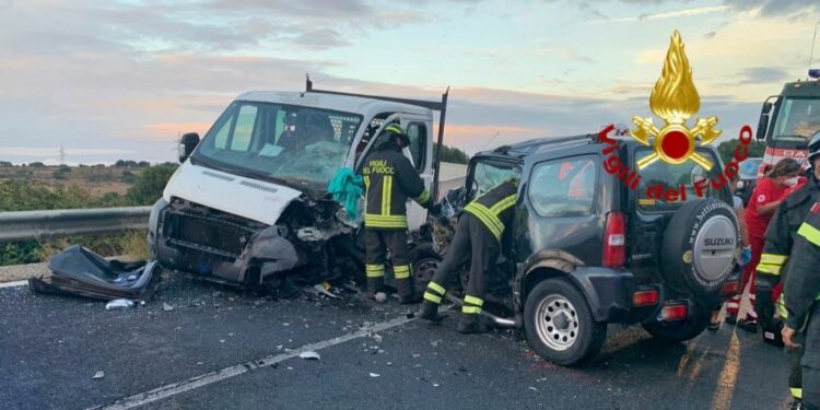 Incidente stradale sulla statale 129 bis, sul posto i vigili del fuoco