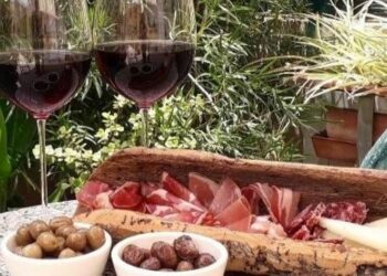 A Castiadas la mostra Cin Cin Cannonau: da ieri fino al 14 agosto sette serate per conoscere meglio uno dei vini più amati al mondo