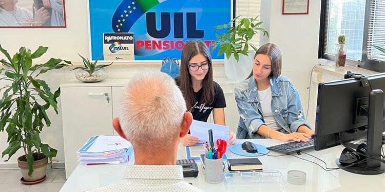 Digital divide: la UilPensionati Sardegna lancia lo Sportello Solidale per creare una collaborazione virtuosa tra giovani ed anziani
