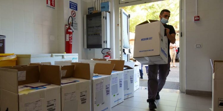 Sono arrivate in Sardegna oltre 120.000 dosi del nuovo vaccino bivalente contro il Covid-19