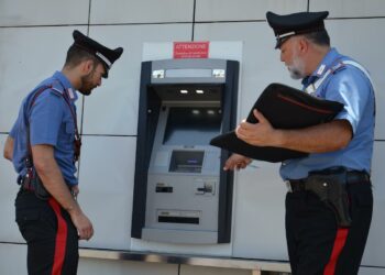 Un imprenditore 54enne cagliaritano è stato truffato online da un 72enne romano per l’acquisto di una Land Rover