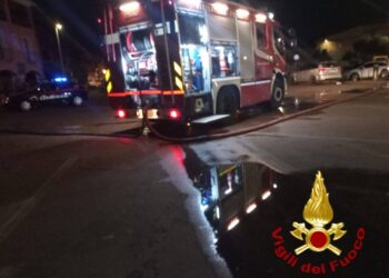 Palau: a fuoco un ristorante nel porto turistico, sul posto i vigili del fuoco