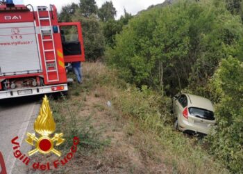 Luogosanto: incidente stradale sulla provinciale 14, intervengono i vigili del fuoco