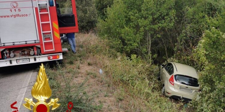 Luogosanto: incidente stradale sulla provinciale 14, intervengono i vigili del fuoco