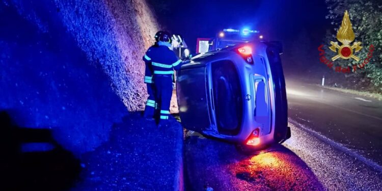 Incidente stradale sulla Sassari-Ittiri, intervengono i vigili del fuoco