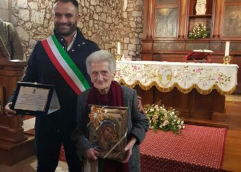 Tergu in festa per i 105 anni di zia Anna Rita Ruzzu