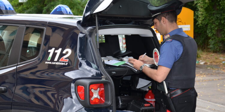 I carabinieri di Capoterra hanno denunciato a piede libero, per resistenza a pubblico ufficiale e guida in stato di ebbrezza, un operaio 50enne del luogo