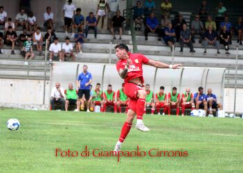 La Villacidrese ha superato 2 a 0 la Tharros ed ora è sola al terzo posto, Iglesias imbattuta a Li Punti, Carbonia sconfitto di misura ad Ossi