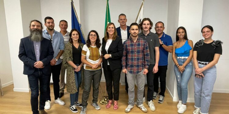 La vicepresidente della Regione ha ricevuto oggi una delegazione di giovani provenienti da diversi circoli dei Sardi in Europa