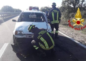 Ghilarza: incidente stradale sulla strada statale Dcn in direzione Cagliari, sul posto i vigili del fuoco