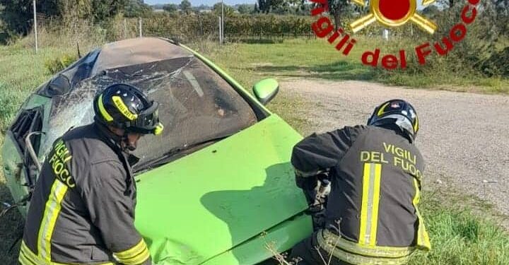 Alghero: incidente stradale sulla provinciale 42, intervengono i vigili del fuoco
