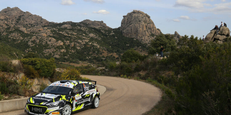 Il neozelandese Hayden Paddon, in gara su Hyundai I20 R5, s’è imposto nel 10° Rally Terra Sarda