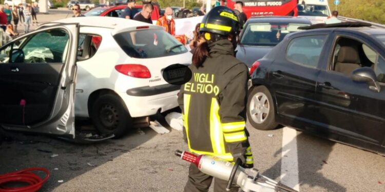 Incidente stradale alle porte di Nuoro, morta una donna