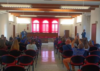 È stata presentata stamane, a Nuxis, una mostra fotografica a tema archeologico, relativa agli scavi presso la Grotta di Acquacadda