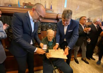 Il comune di Cagliari ha omaggiato il professor Enzo Molinas per la sua lunga carriera sportiva, un esempio per lo sport sardo