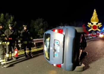 Incidente stradale sulla statale 131, intervengono i vigili del fuoco