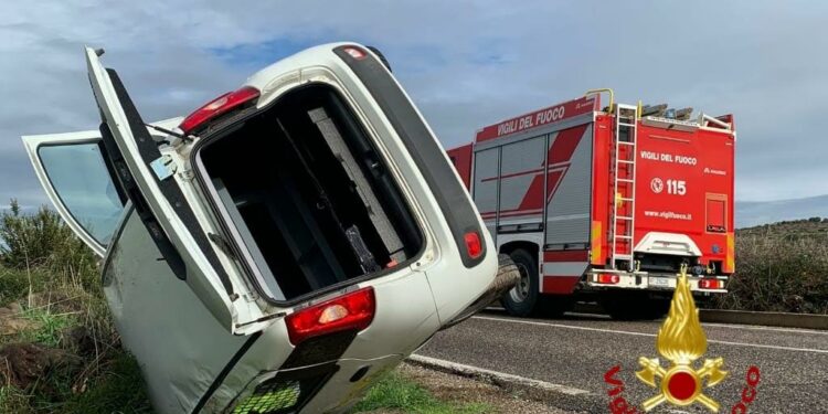 Incidente stradale sulla 292, intervengono i vigili del fuoco