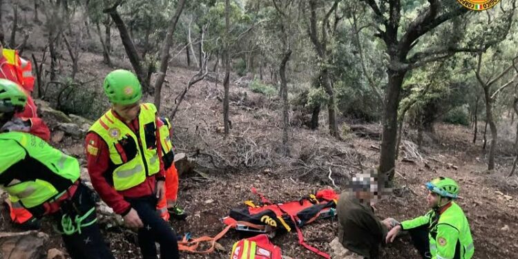 Arbus: cade e si procura un trauma alla caviglia, salvato un cercatore di funghi