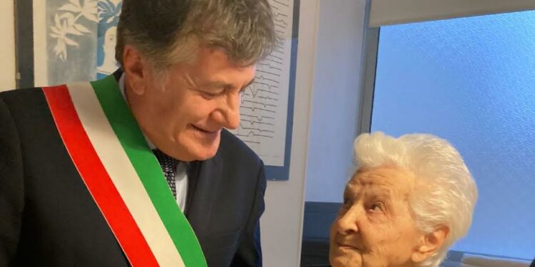 Cagliari: zia ninetta Vargiu festeggia i 100 anni