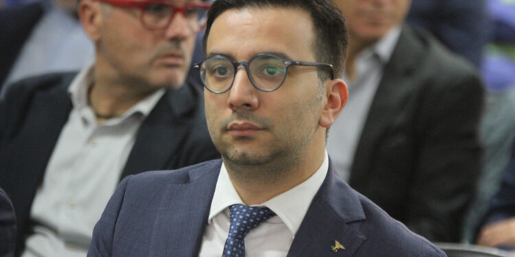 Salvatore Deidda (Fdi): «Sulla continuità aerea superare emergenza ma occorre una riforma strutturale»