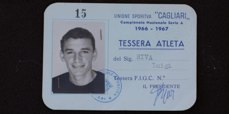 “Nel nostro cielo un rombo di tuono”: Gigi Riva racconta il suo amore per la Sardegna nell’ultimo film di Riccardo Milani