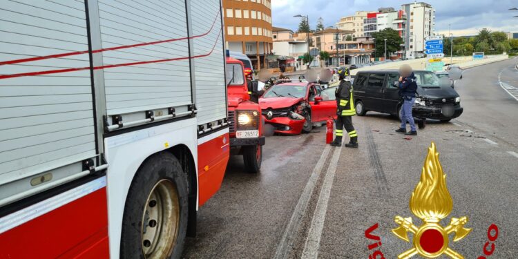 Olbia: incidente stradale sulla sopraelevata sud, ferite due persone