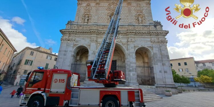 Sassari: i vigili del fuoco intervengono nella Cattedrale di San Nicola