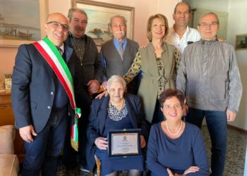 Oristano: i cento anni di zia Maria Efisia Pisano